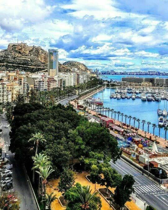 Atico Centrico Junto A La Playa Appartement Alicante Buitenkant foto